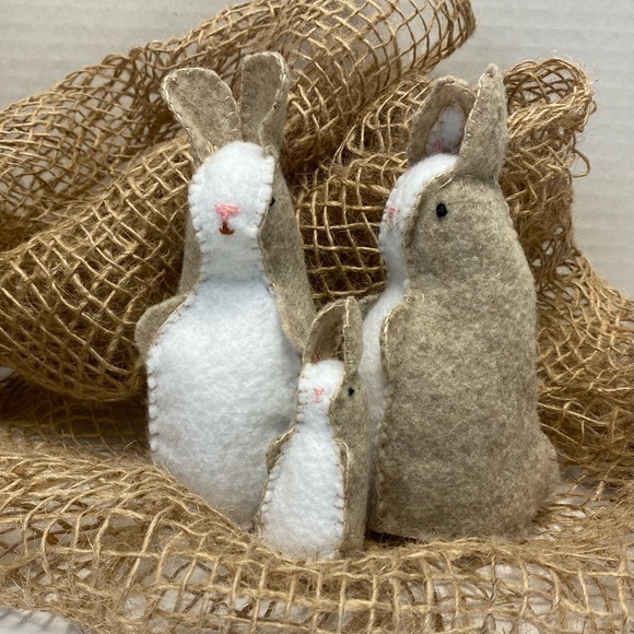 Rabbit Felt family for nursery or home cottagecore decor Hand cr… - Picture 3 of 4